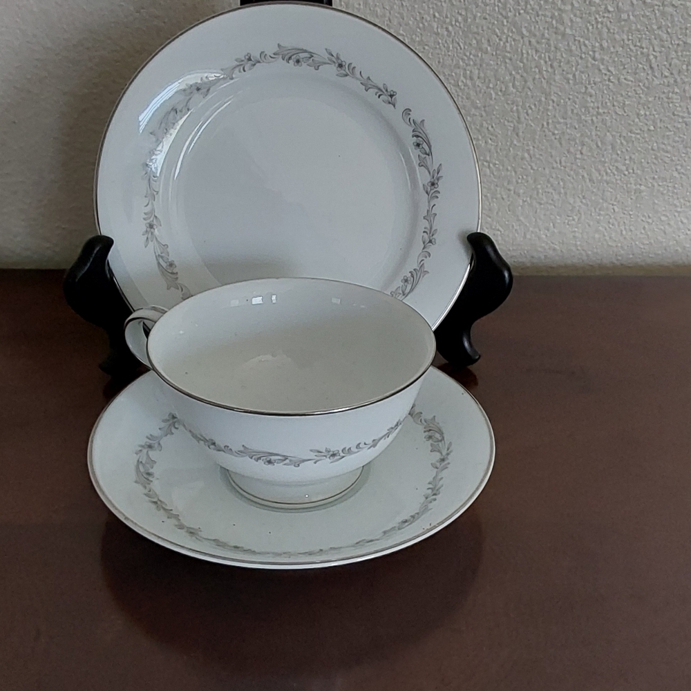 Noritake‎ Crestmont White Dinnerware Trio with Silver Leaf Motif- Replacemet PC
